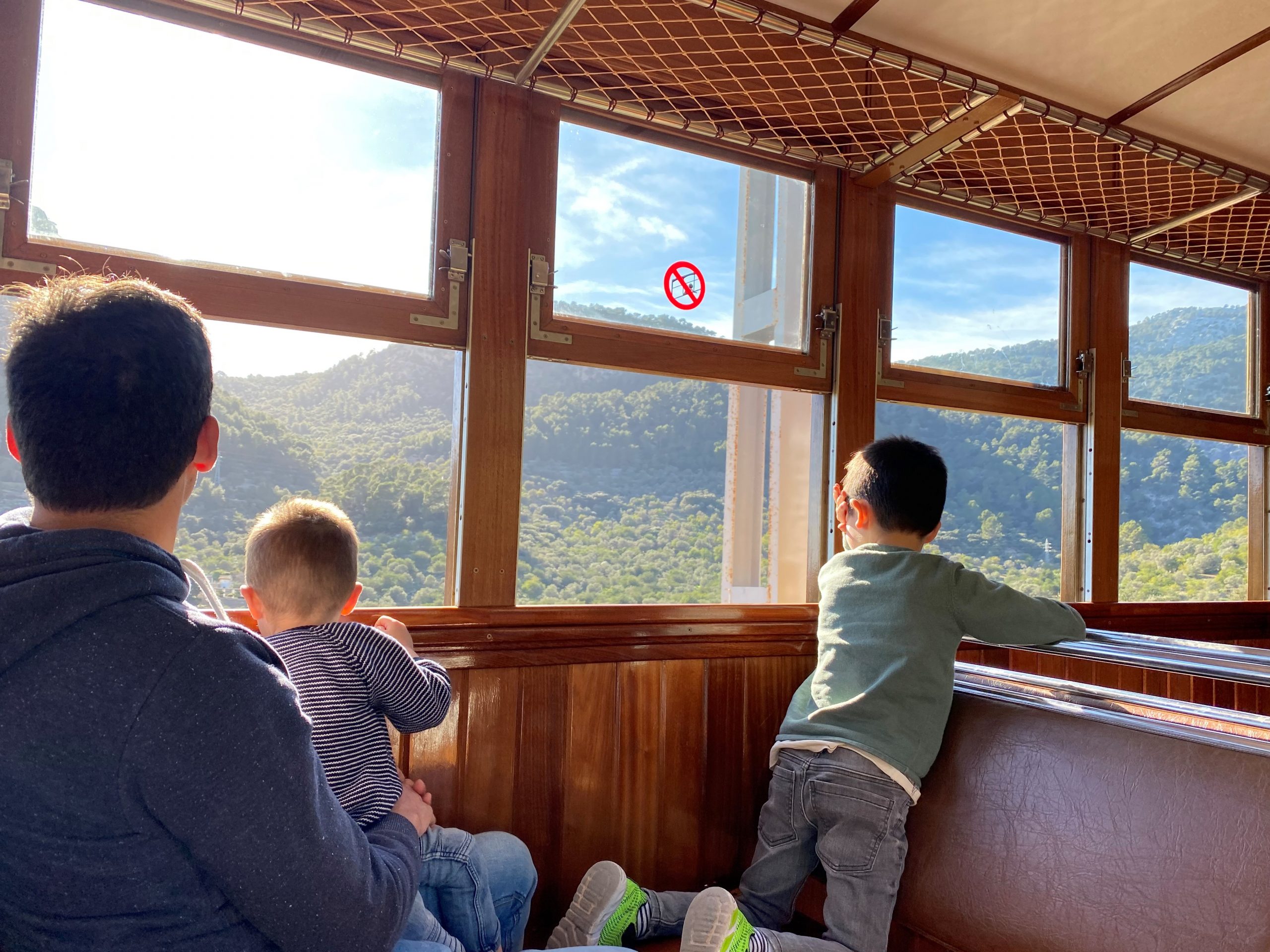 Como viajar barato con educación financiera